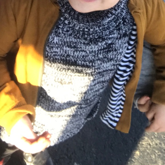 ⭐️ Boutique Jacket ⭐️ Modeled in photos - Picture 4 of 4